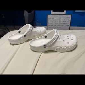 White Crocs Men’s 9